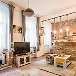 Vintage Style Flat In The Heart Of Buda Appartamento *