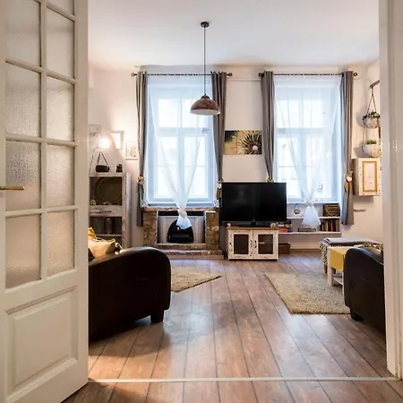 Vintage Style Flat In The Heart Of Buda Appartement Boedapest