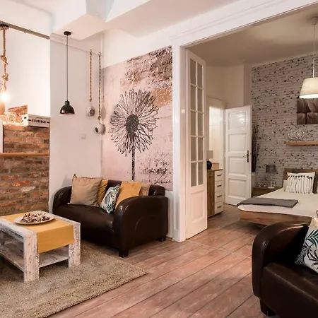 Vintage Style Flat In The Heart Of Buda Budapeszt